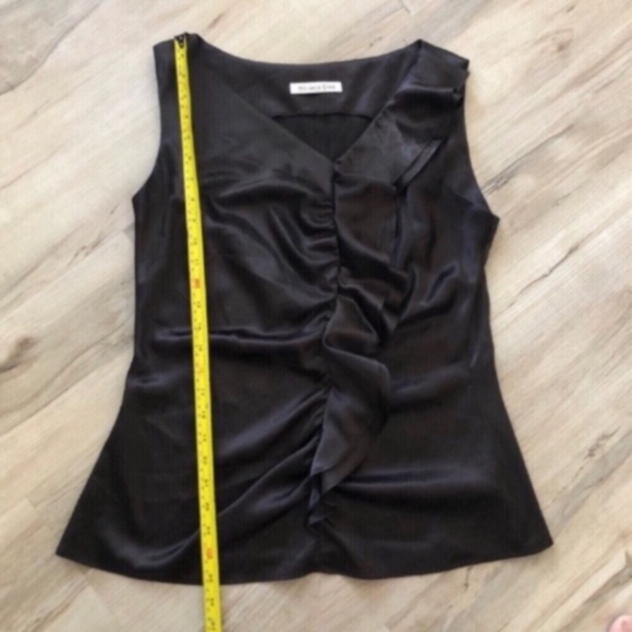 Black Ruched Asymmetrical Sleeveless Blouse - Picture 5 of 6